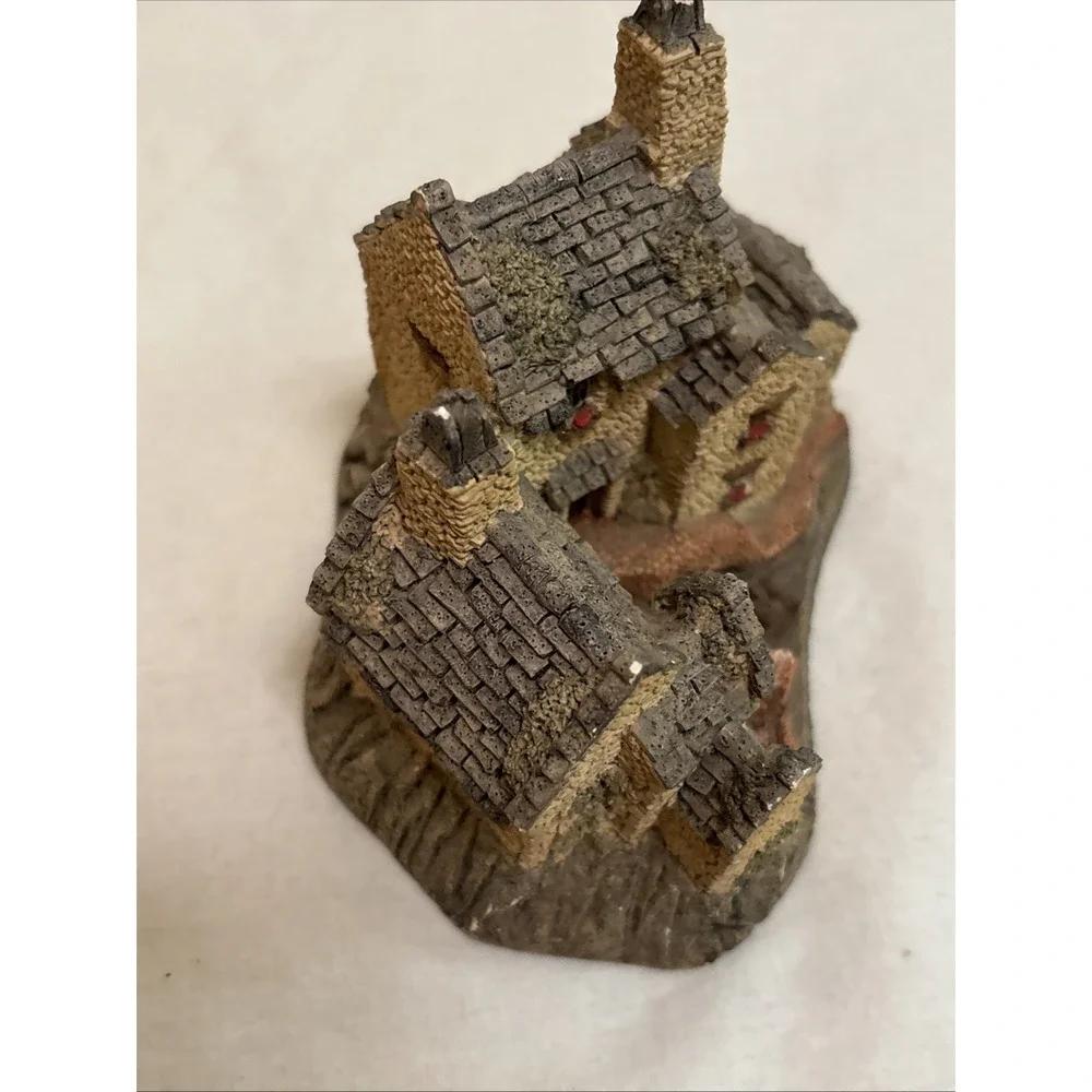 Vintage 1983 David Winter Cottages John Hine Fisherman's Wharf Figurine